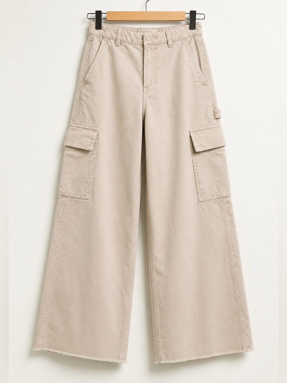GAP Baggy Cargo Wide Leg Pants Beige Raw Hem Size 2 Runs Large